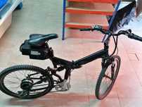 Bicicleta eléctrica antiga e sem carregar a bateria