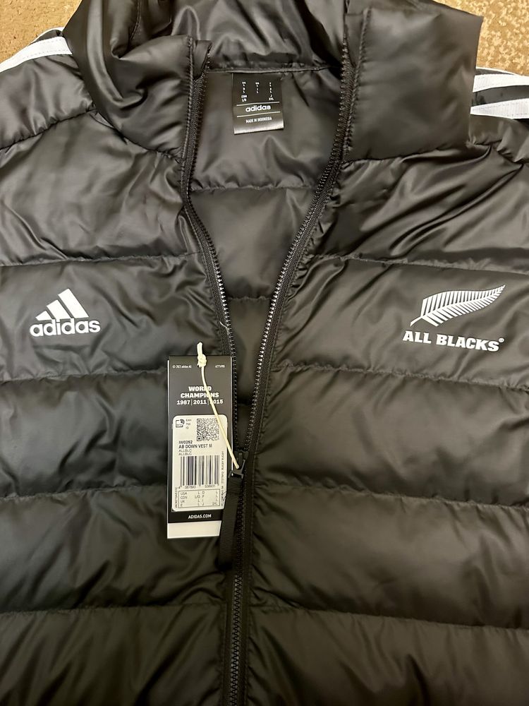 Чоловіча жилетка, безрукавка Adidas s,m,l,xl