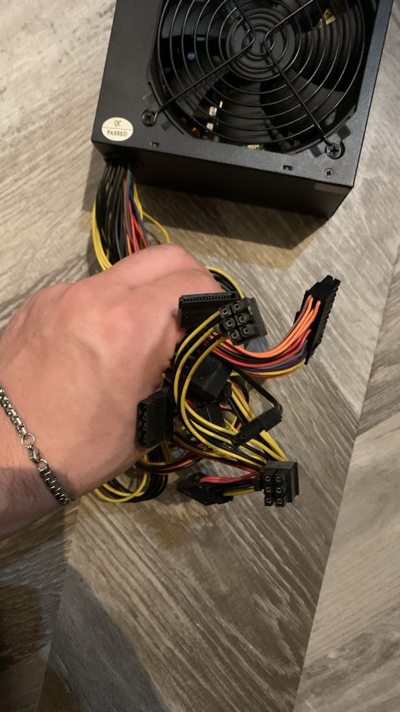 zasilacz 700W.