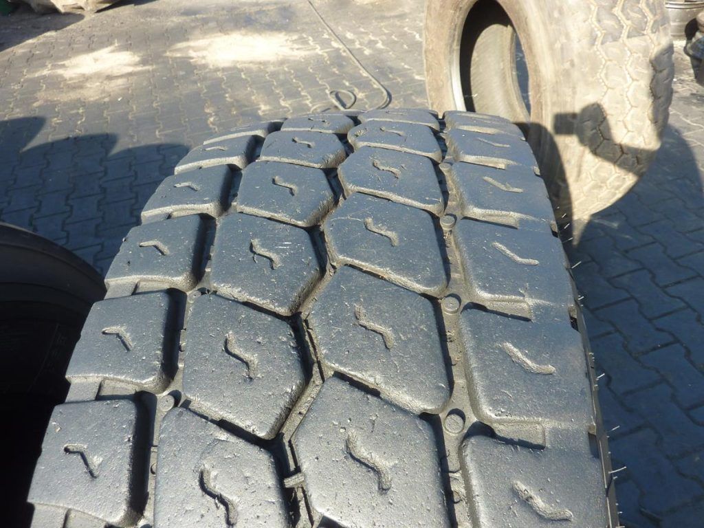 Opona używana ciężarowa 385/65R22.5 KUMHO KMA12; 700zł C2136