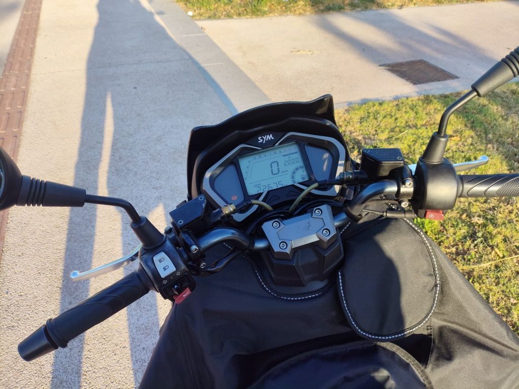 Vendo Sym Jet 14 - 2021 com 22700 km  já  com mala e capa