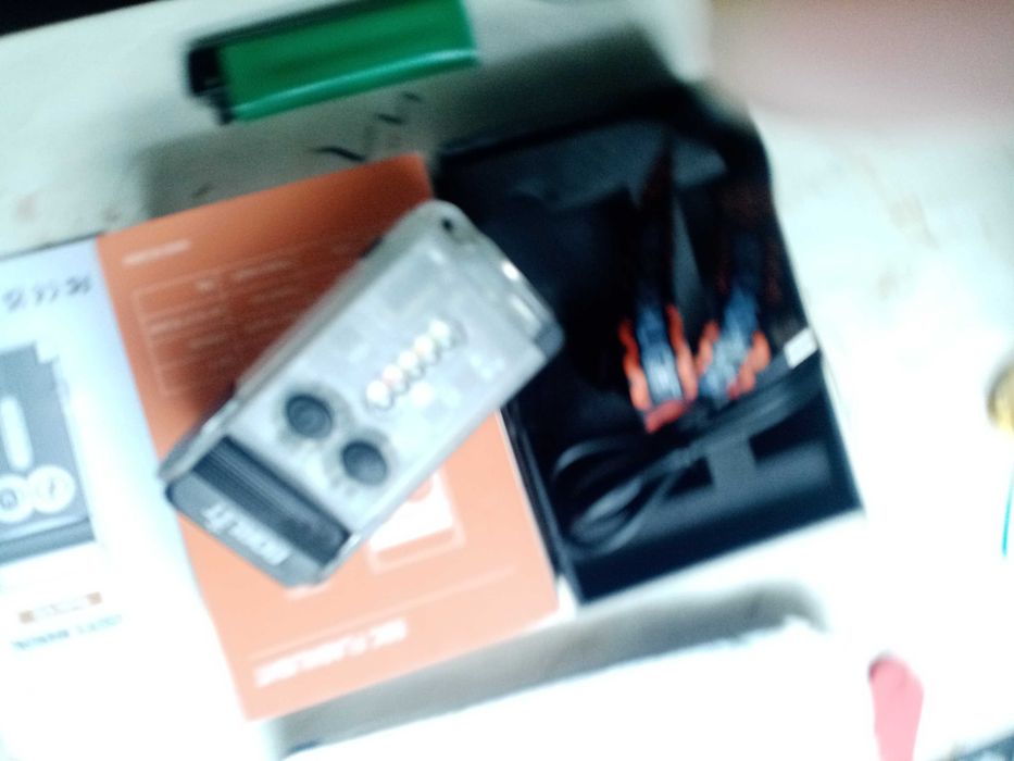 Boruit  V30 фонарь EDC