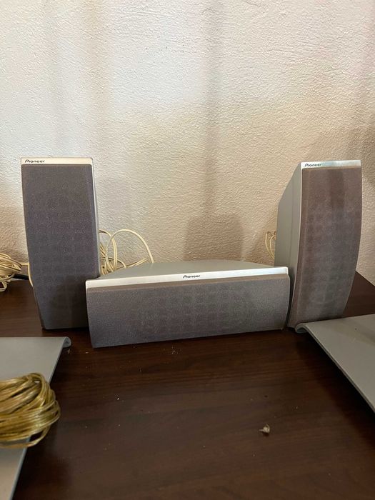 6 Colunas Pioneer e 2 suportes da Napofix.