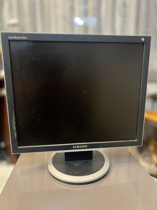 Монітор Samsung SyncMaster 930 BF
