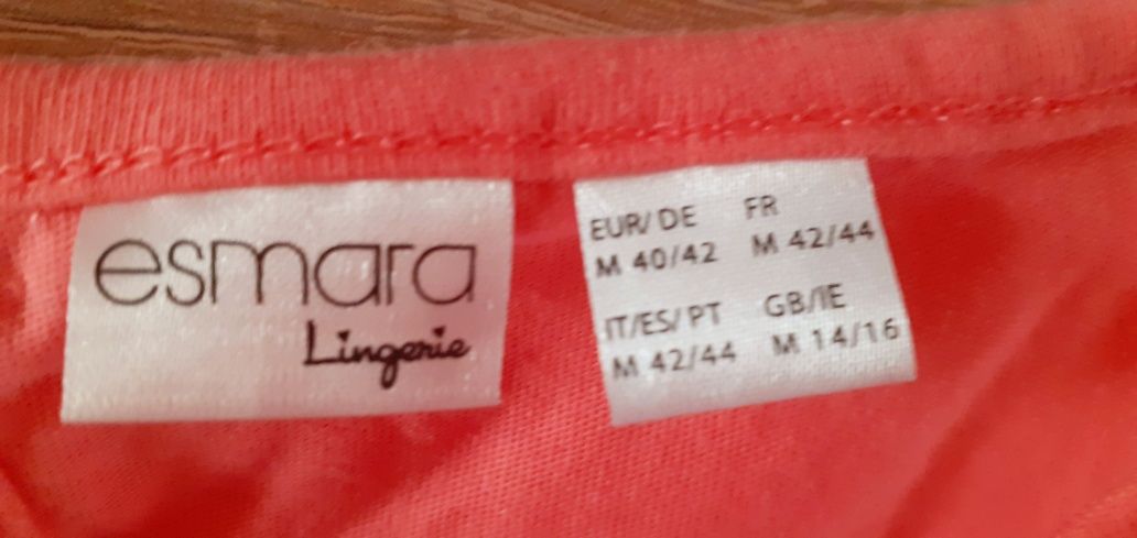 Malinowa bawełniana bluzeczka z koronką Esmara