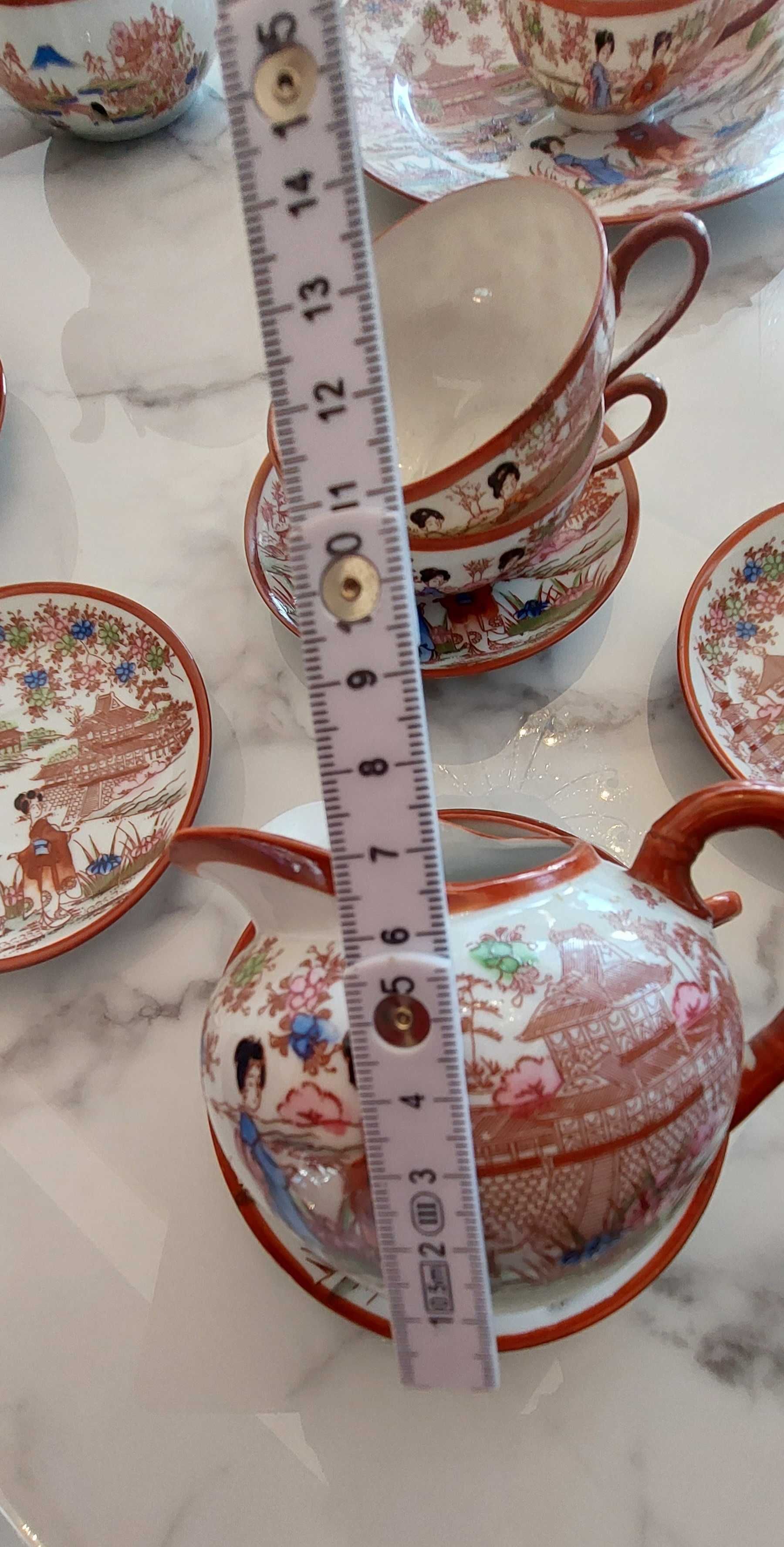 Przepiękny zestaw delikatnej, japońskiej porcelany ,16 elementowy.