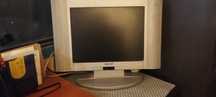 Monitor 15 cali z pilotem.