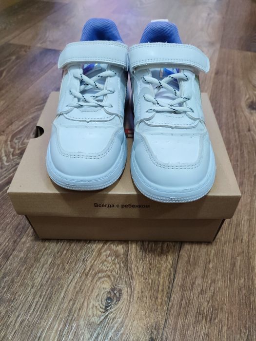 Кросівки для дівчаток