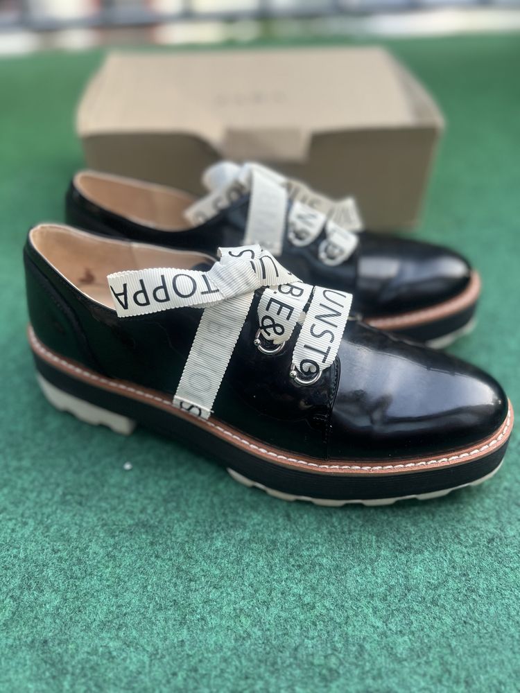 Lakierowane Buty derby ZARA na platformie, rozmiar 38