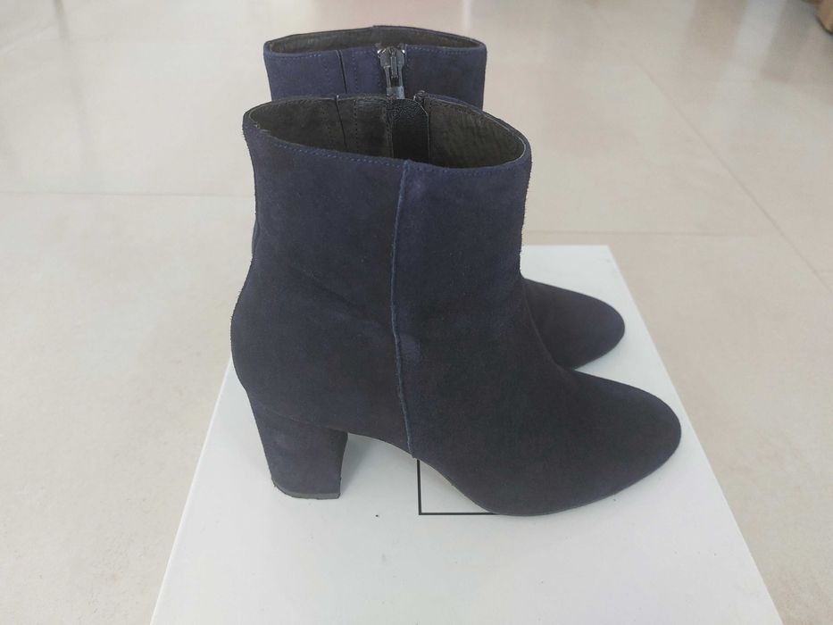 Eleganckie botki zamszowe rozmiar 38.