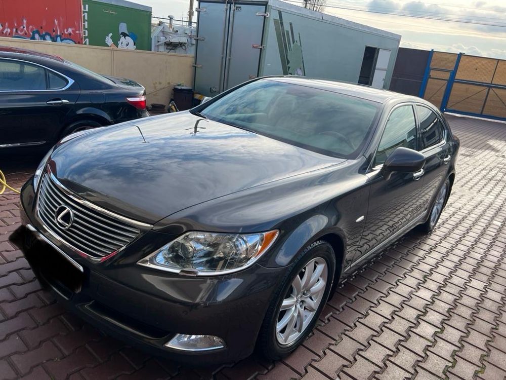 Продам Lexus LS460