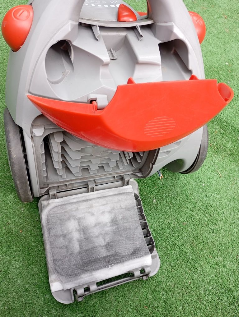 Odkurzacz Zelmer Meteor 2 Typ 400.0.F16E P, moc 1600W, bez kabla! Czer