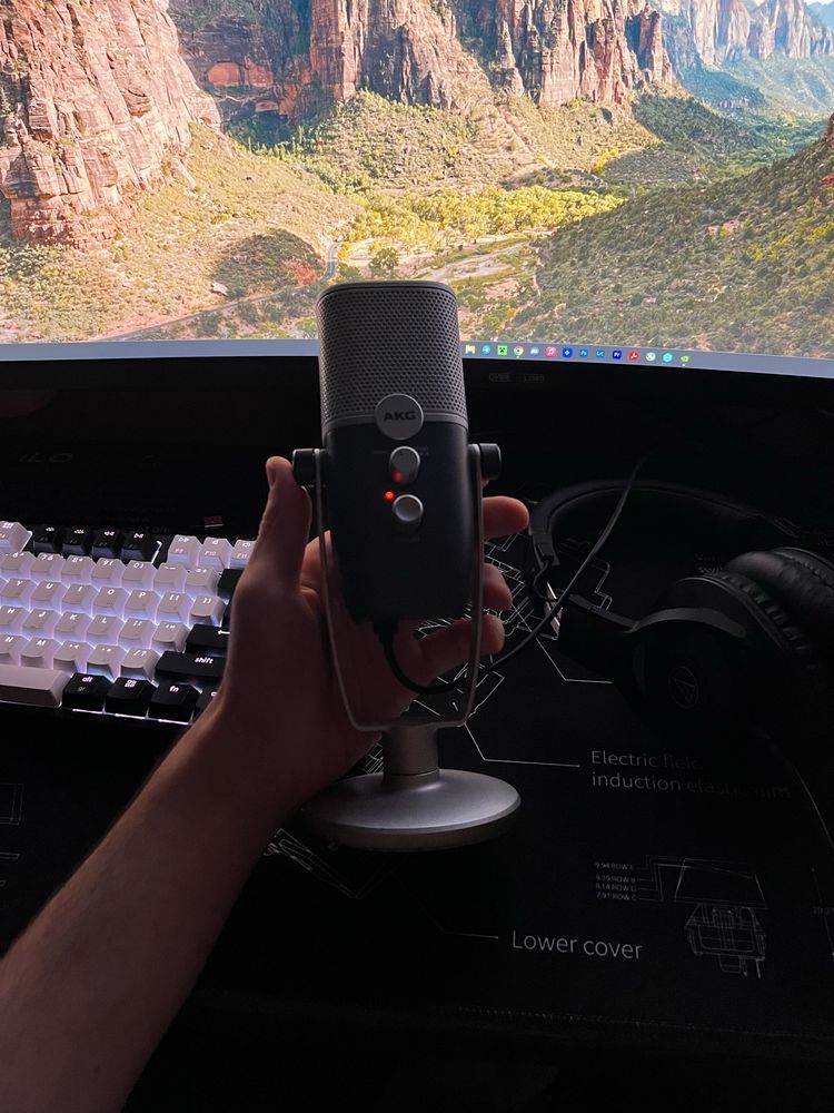 Микрофон AKG Ara