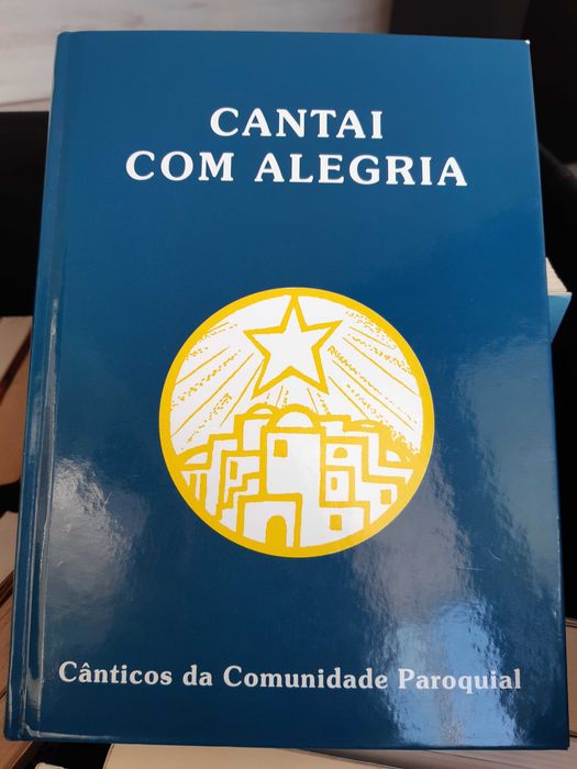 Livros vários a 5€ cada.