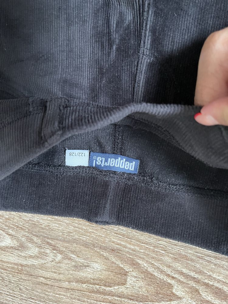 Legginsy welurowe czarne  rozmiar 122