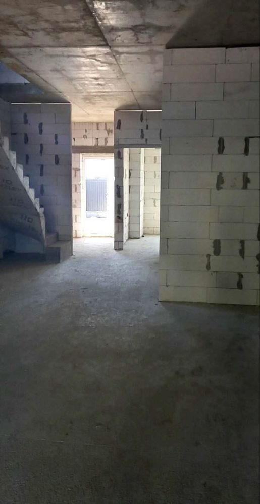 Продам дуплекс. 4 км до Києва. Газифікований.