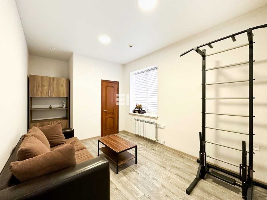 Продаж ОСЗ у самому бізнес-центрі міста, по вул. Космічна, 12