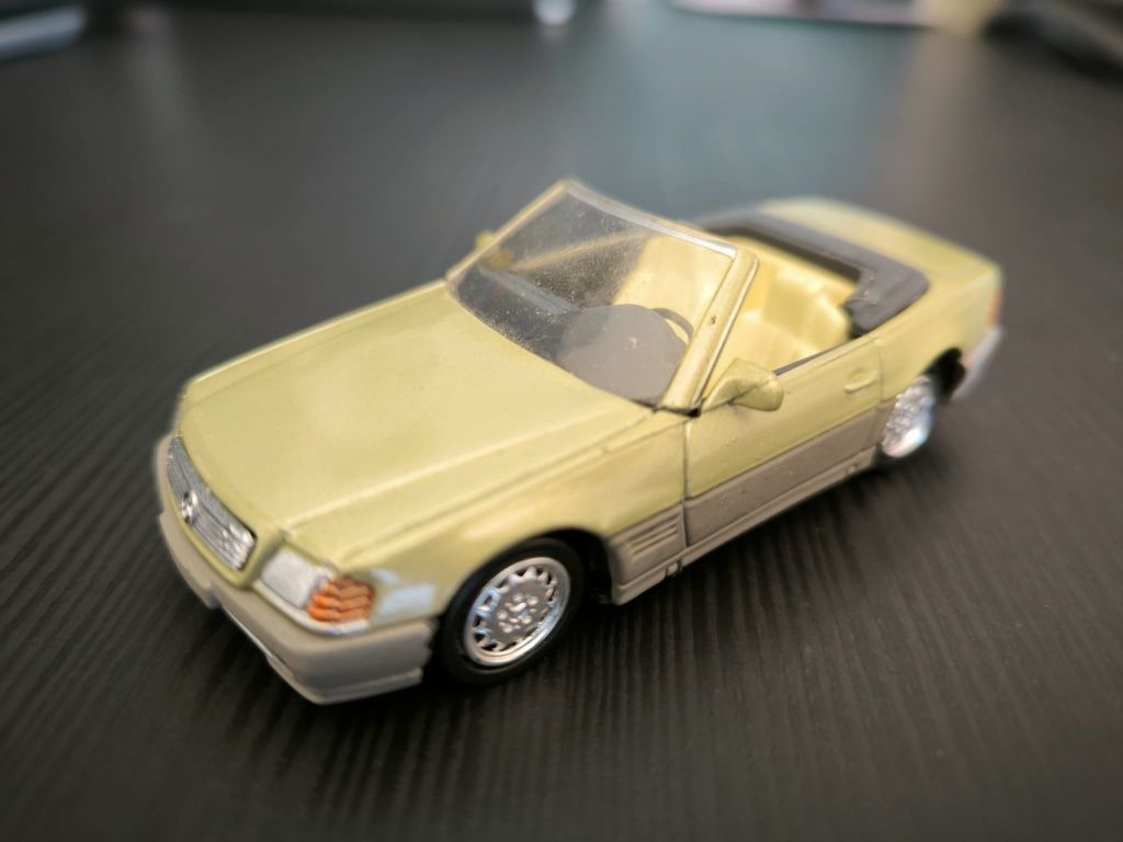 Miniatura Mercedes Benz