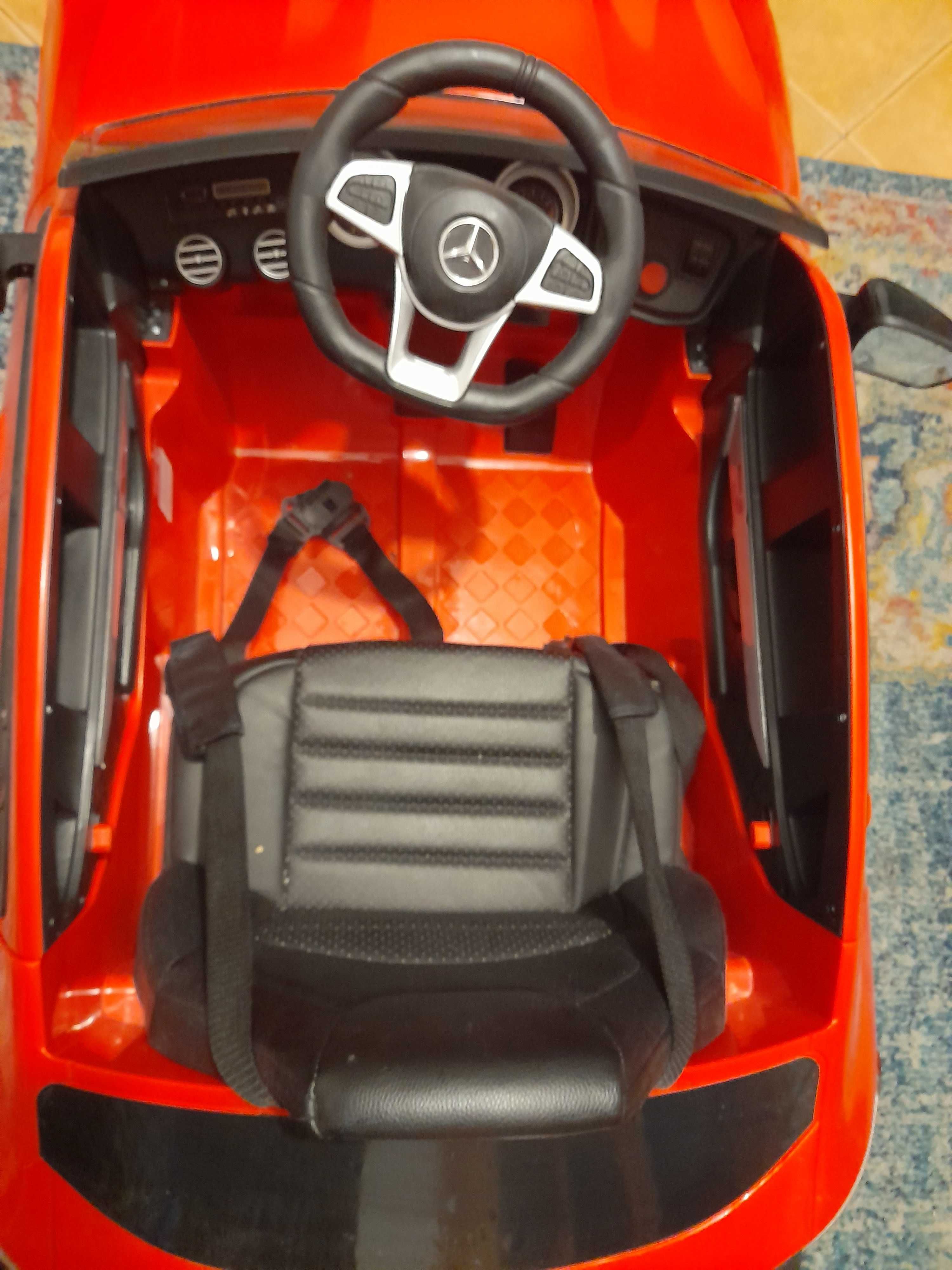 Carro elétrico Mercedes criança