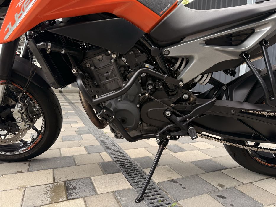 Мотоцикл KTM 790 Duke