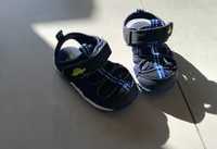 Sandałki niemowlęce