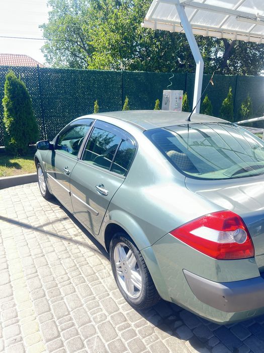 Продам Renault Megane 2-го поколения, 2 литра газ/бензин, автомат