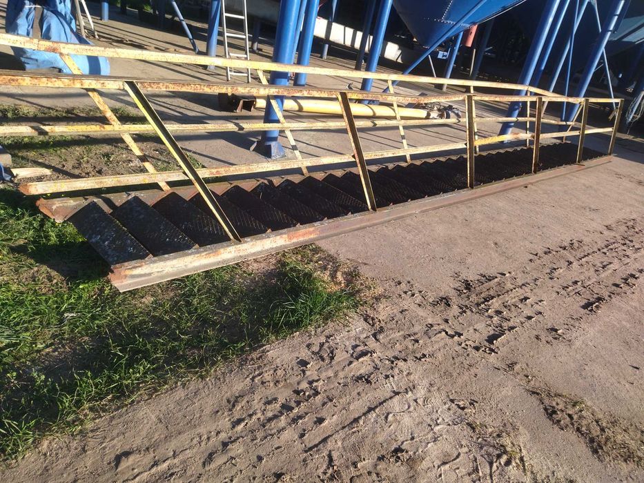 Schody metalowe zewnętrzne stalowe 4,2m