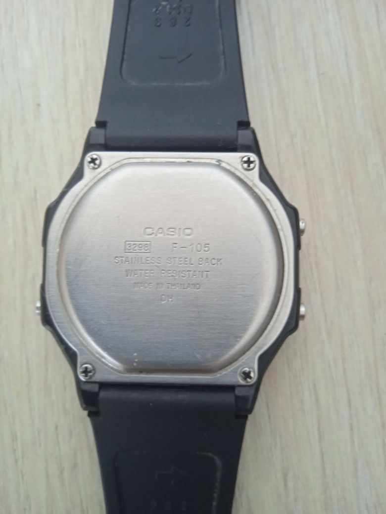Zegarek Casio F -105 iluminator