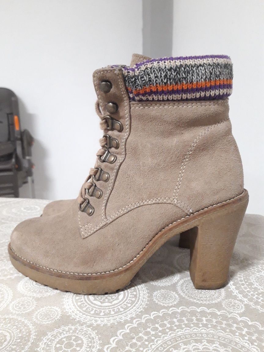 Botins/Botas de Tornozelo T37 Calçado Guimarães