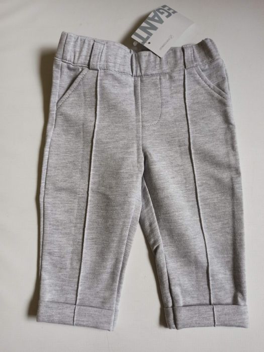 Jasnoszare spodnie spodenki dzianinowe na kant chrzest roczek impreza