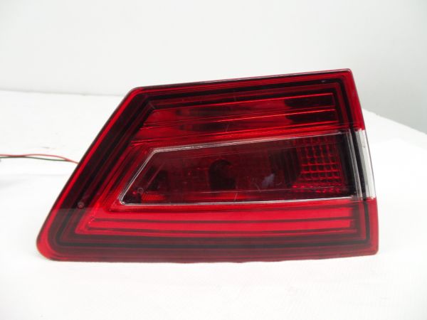 Farolim da mala esquerdo RENAULT Clio IV (BH_)