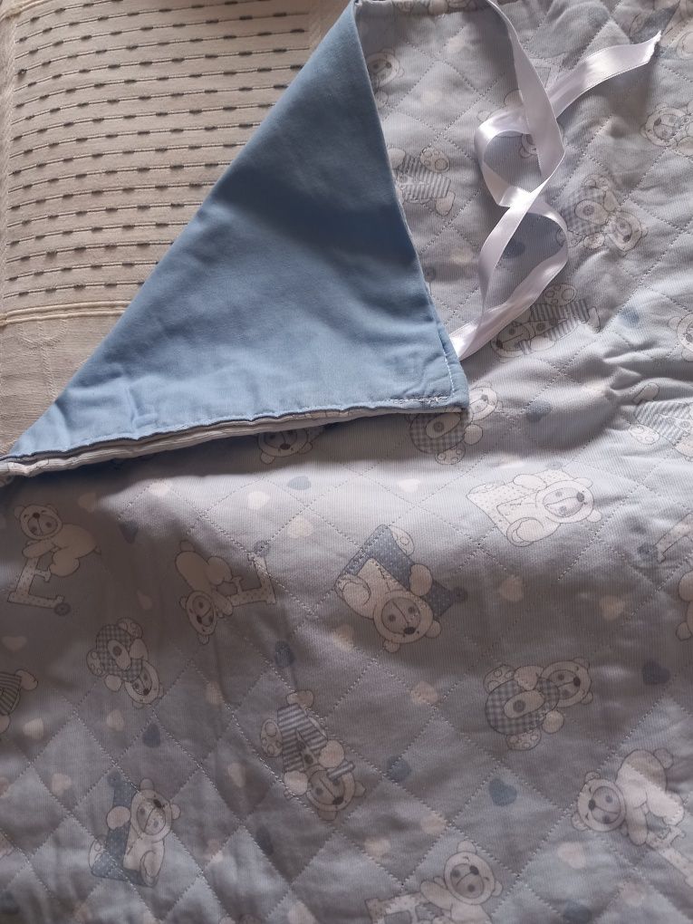 Conjunto edredom e protetor de grades para berço