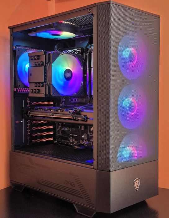 Ryzen 5 3600, RX 5700 XT 8GB, 16GB RAM, SSD+HDD - komputer do gier RGB