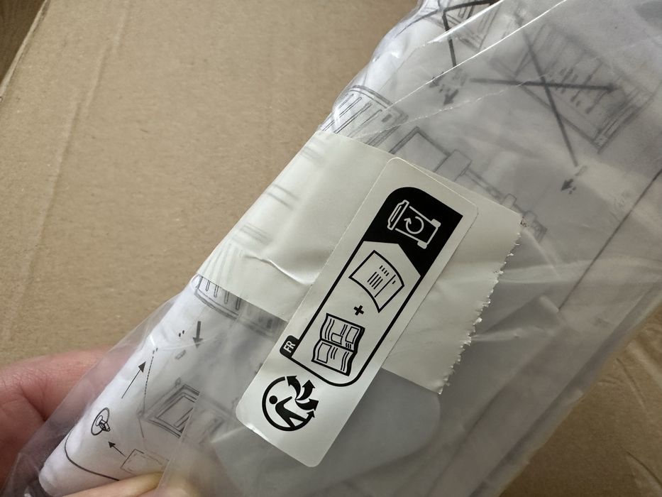 Комплект кріплень для вбудованого холодильника Candy 70001294