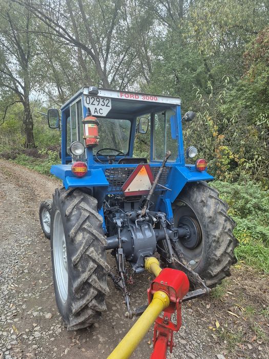 Трактор FORD3000