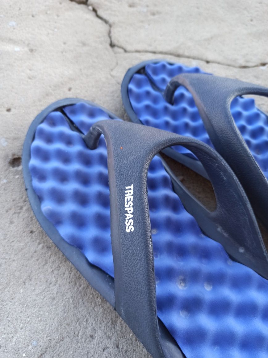 Trespass speedo arena crocs