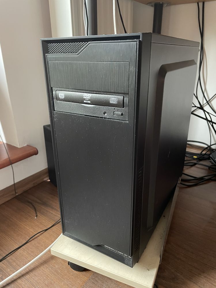 Komputer stacjonarny do pracy i gier – 32GB RAM, SSD, GTX 1060