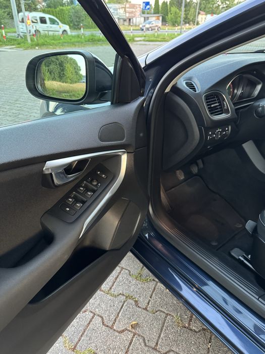 Volvo V40 1.6 D2 115km