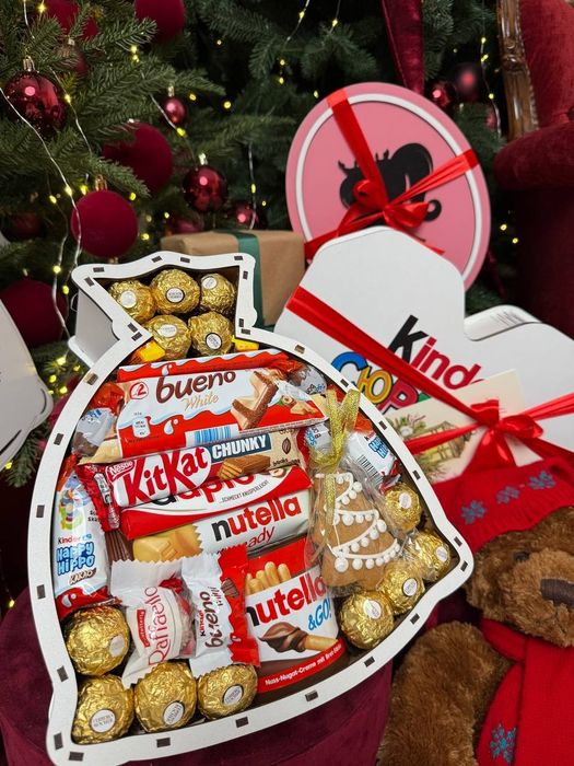 Солодкі подарункові бокси для дітей Kinder