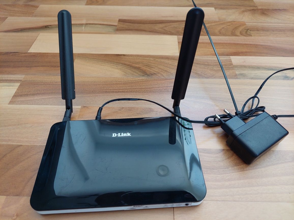 Router biurowy D-Link DWR-921