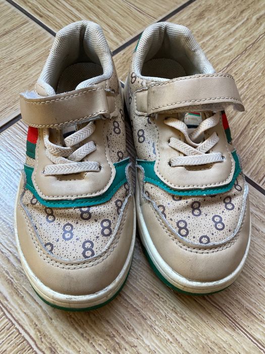 Взуття для дівчинки