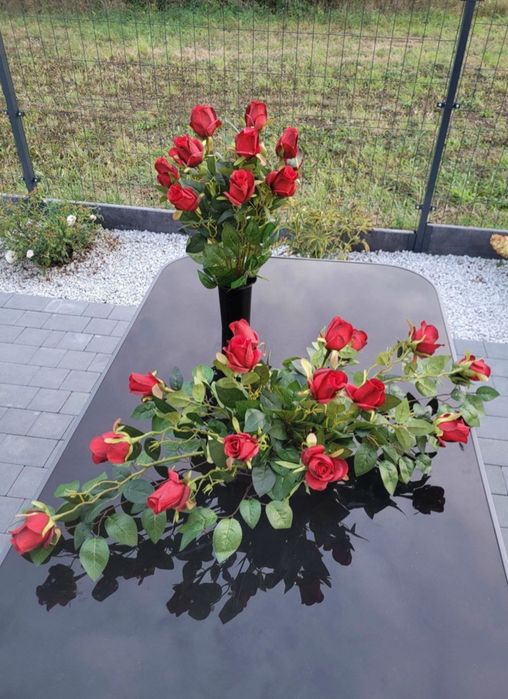 Duży komplet nagrobny na cmentarz z czerwonych róż PREMIUM kompozycja