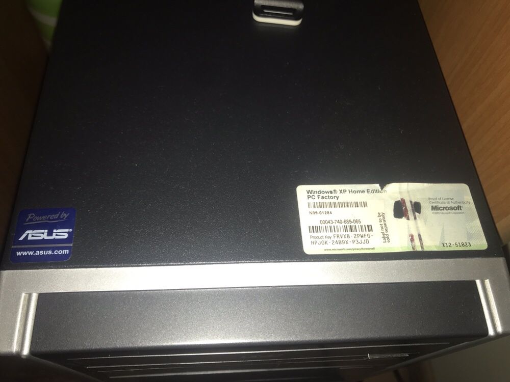 Komputer stacjonarny Asus monitor Samsung klawiatura myszka