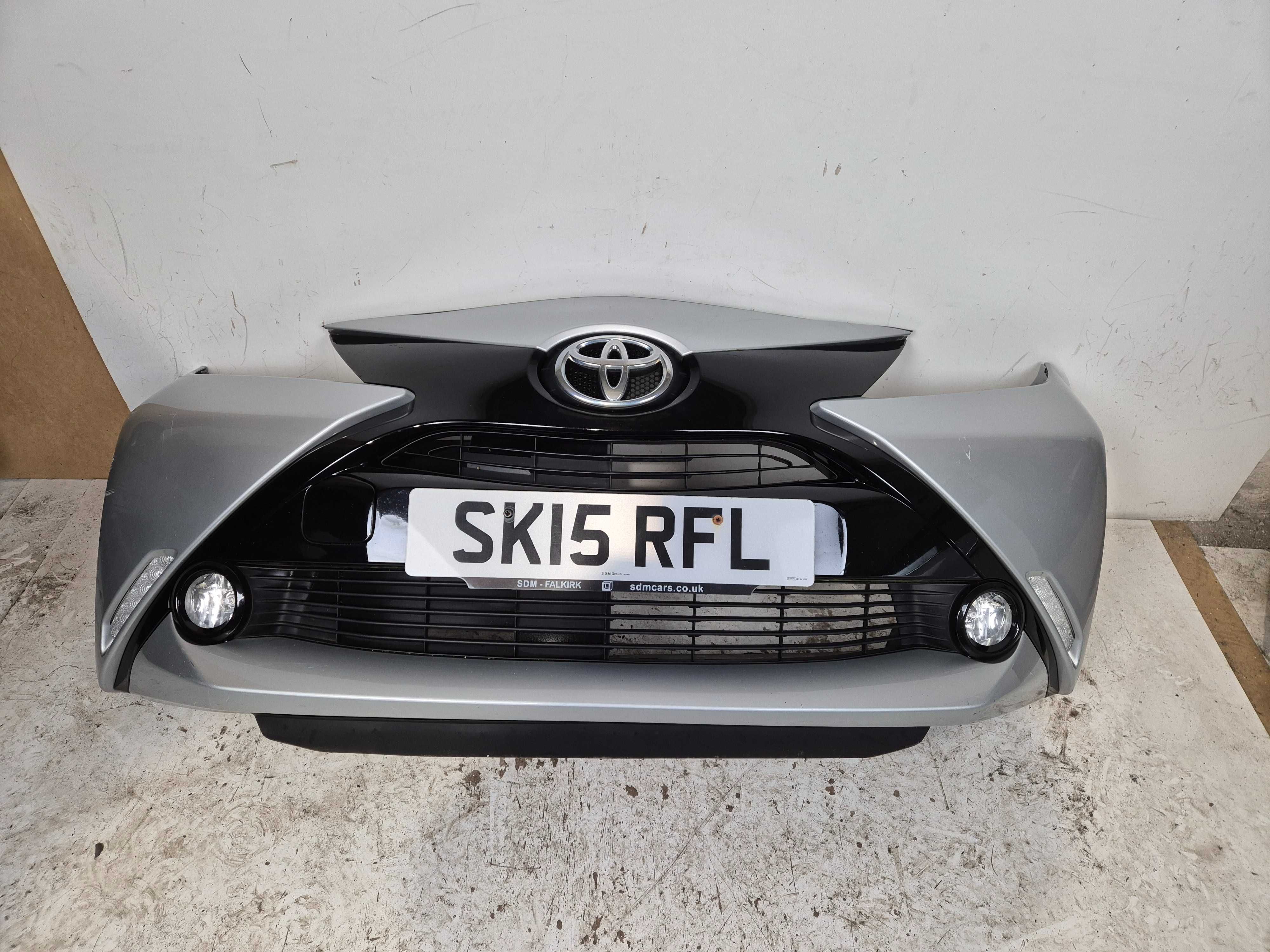 Toyota Aygo II led zderzak przedni przód.