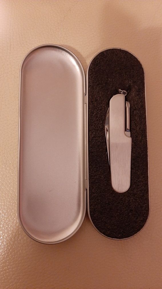 Multi-tool nóż kieszeniowy