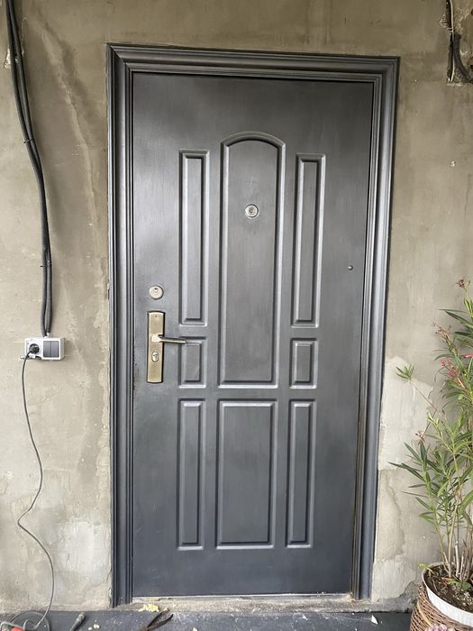 Вхідні двері металеві Б/У