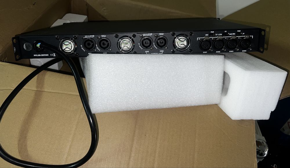 Amplificador K4 - 800 *USADO