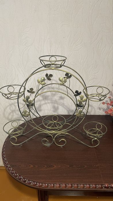 Підставка металева під вазони