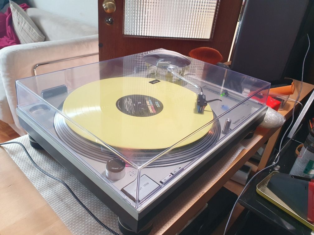 Technics SL 1210 MK2 - Giradiscos lendário