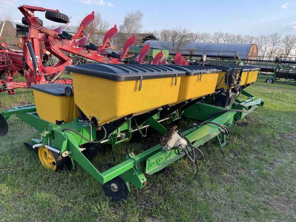 Сіялка пневматична John Deere 7000 механіка